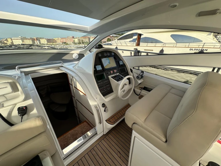 Noleggiare una Pershing Pershing 50 a Porto Rotondo