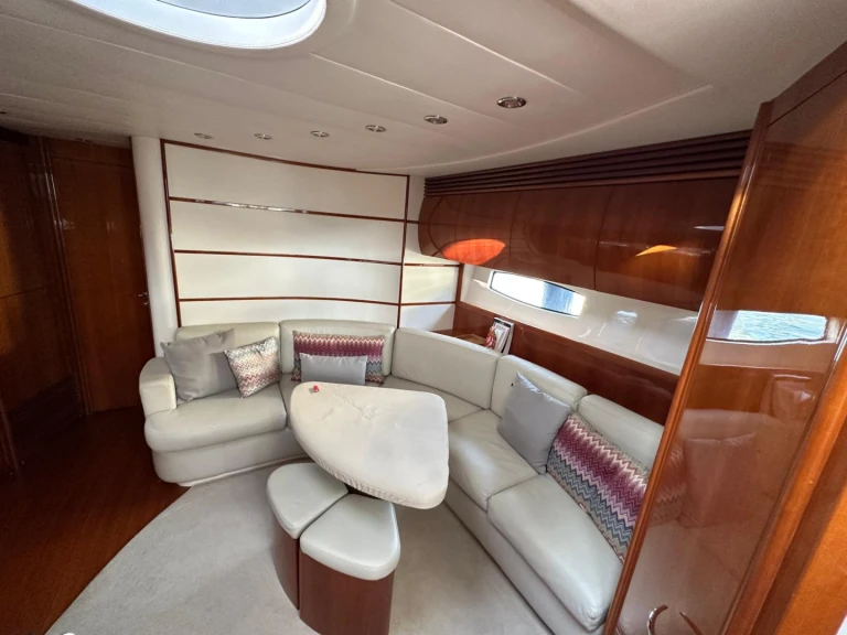 Noleggio barche Porto Rotondo economico Pershing 50