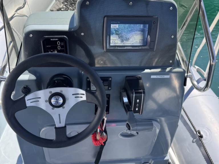 Zodiac Pro Open 650 da affittare a  Cavalaire-sur-Mer