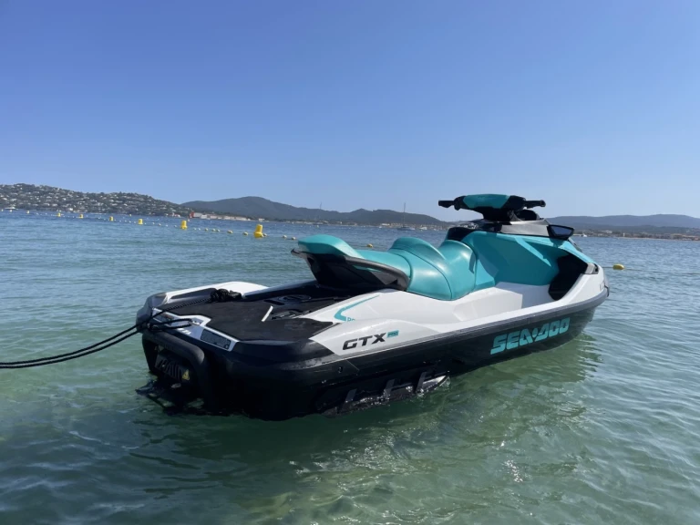 Noleggio barche Les Issambres economico GTX 130
