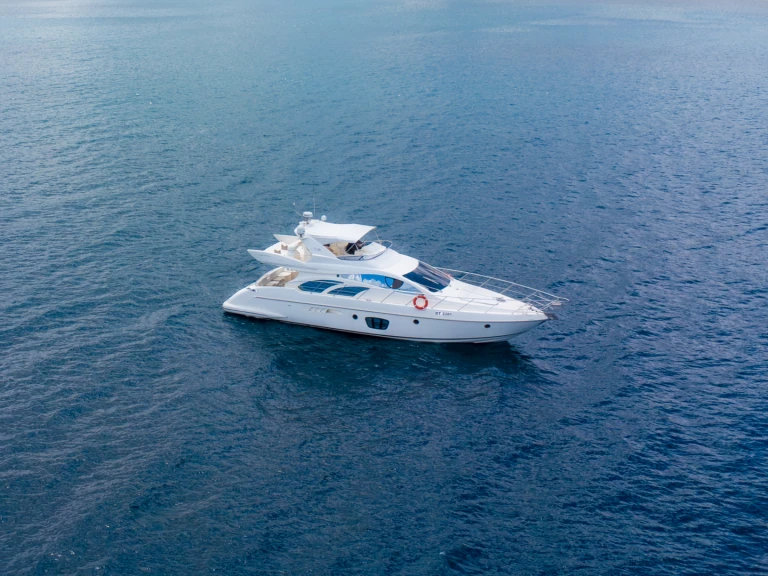 Noleggio Barca a motore con o senza skipper Azimut a Mahé