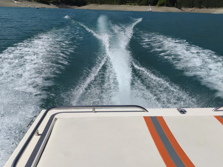 Noleggio barche Monterey Cuddy cabine  a Chorges su Samboat