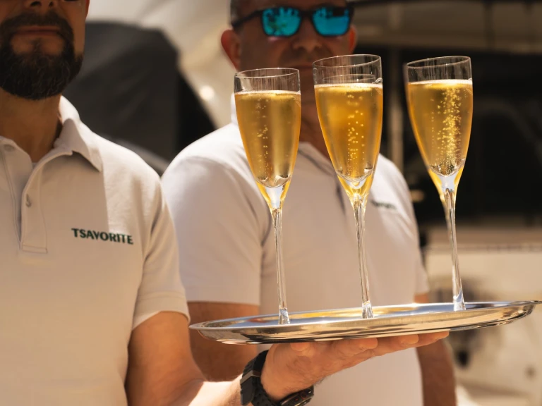 Noleggio Yacht di lusso a San Julian's – Sunseeker Manhattan 66