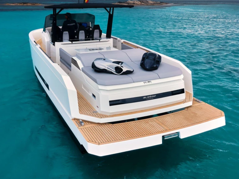 Noleggio barche De Antonio D36 Open a Castelnuovo su Samboat