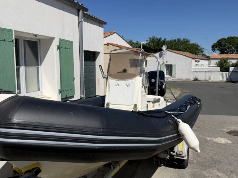 Noleggio barche Bombard Sunrider 550 a La Cotinière su Samboat