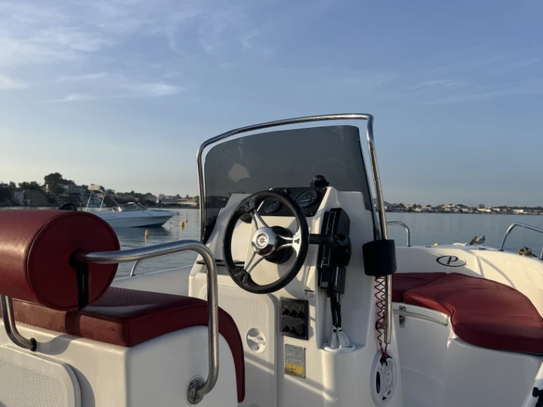 Noleggio barche Zante economico Blu Water 170