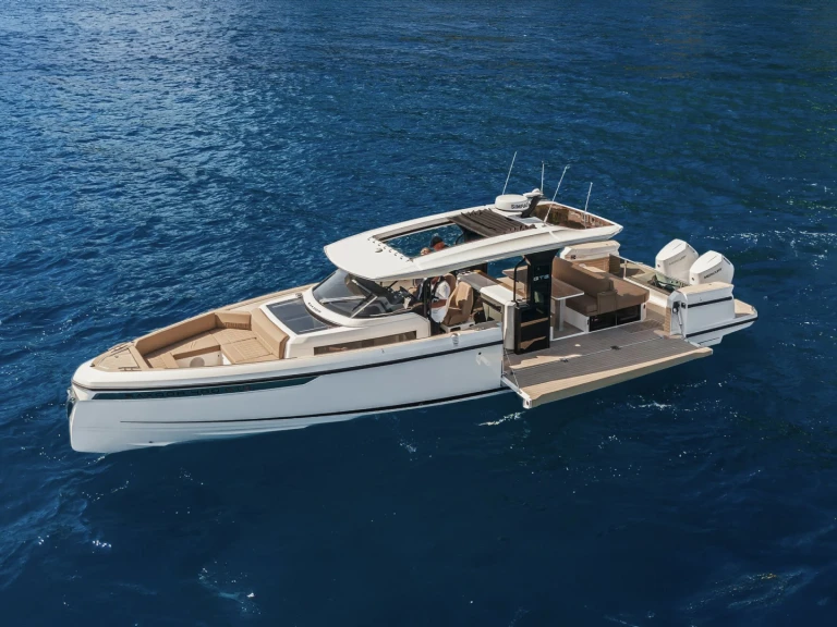 Noleggio barche Saxdor SAXDOR 400 GTS a Dinard su Samboat