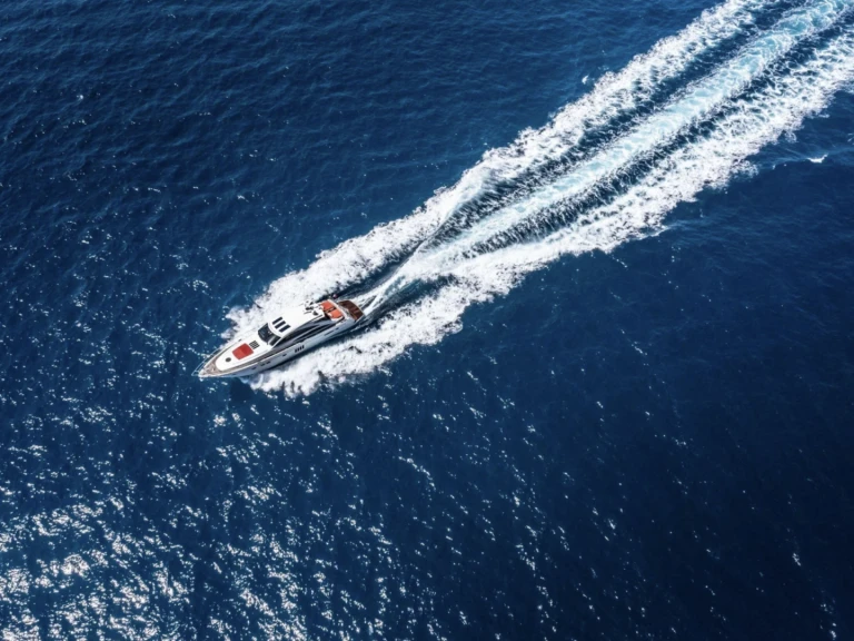 Yacht di lusso a noleggio a Saint-Tropez al miglior prezzo