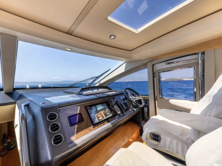Noleggio barche Saint-Tropez economico Princess V70