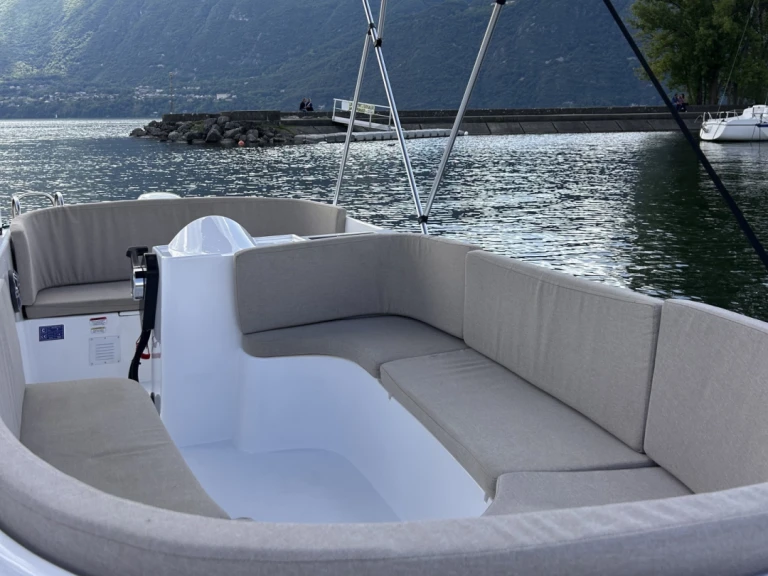 Noleggio Barca a motore Valory con patente nautica