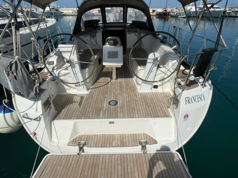 Noleggio a Punta Ala – Bavaria Cruiser 37 su SamBoat