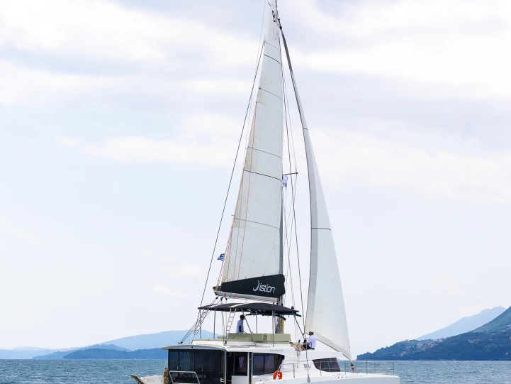 Catamarano a noleggio a Lefkáda al miglior prezzo