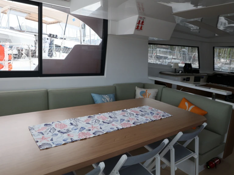 Noleggio Catamarano Bali con patente nautica