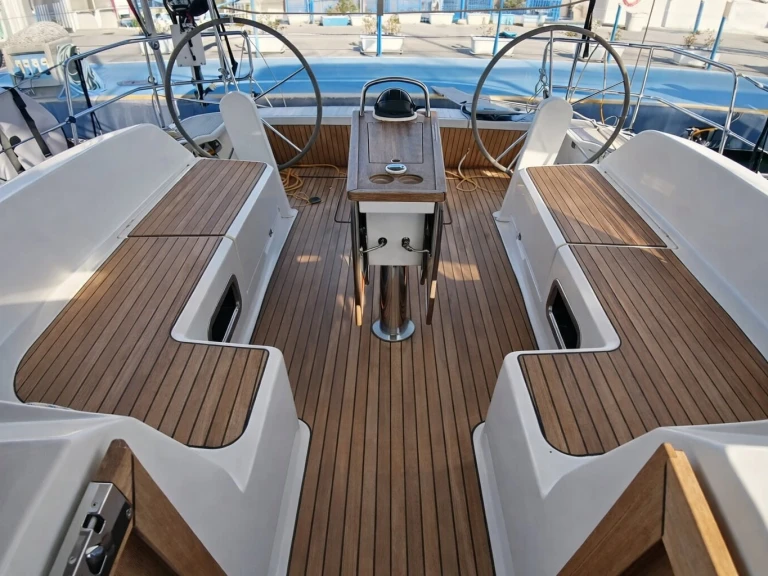 Noleggiare una Bavaria Cruiser 46 a Gouviá