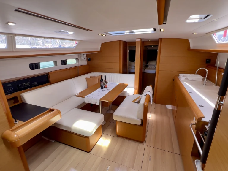 Noleggio Barca a vela a Seget Donji – Jeanneau Sun Odyssey 479