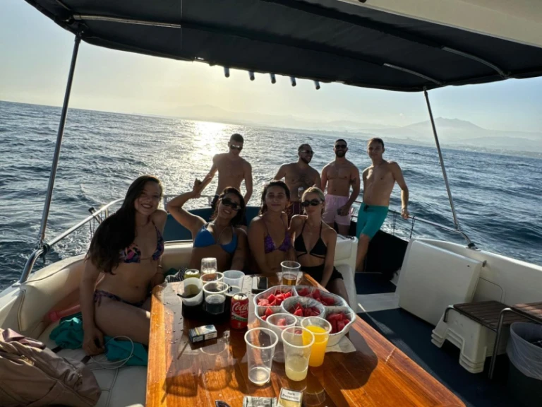 Noleggio Barca a motore Sea Ray con patente nautica