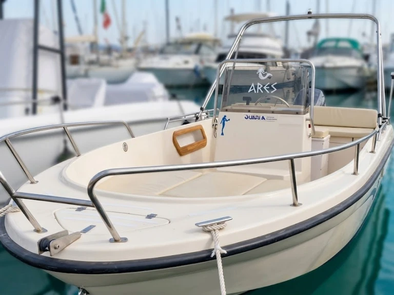 Barca a motore a noleggio a Porto di Alghero al miglior prezzo