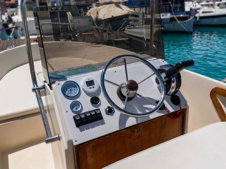 Noleggio a Porto di Alghero – Omnia Omnia 600 su SamBoat
