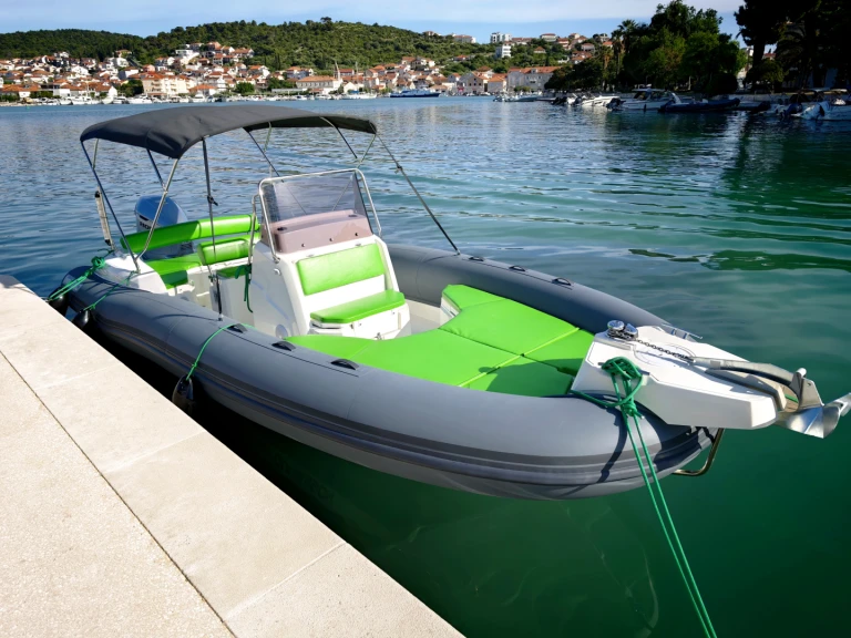 Noleggio barche Marlin Boat 790 Pro Dynamic a Spalato su Samboat