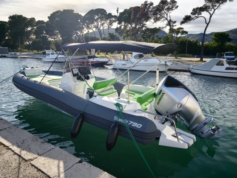 Gommone a noleggio a Spalato al miglior prezzo
