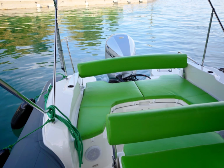 Marlin Boat 790 Pro Dynamic da affittare a  Spalato