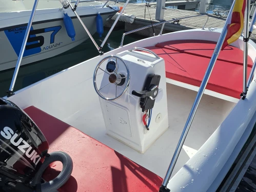Noleggio Barca a motore Estable con patente nautica