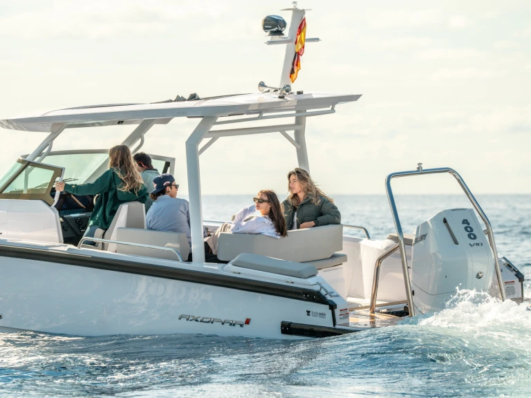 Noleggio Barca a motore Axopar con patente nautica
