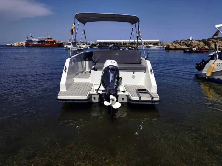 Barca a motore a noleggio a Port d'Alicante al miglior prezzo