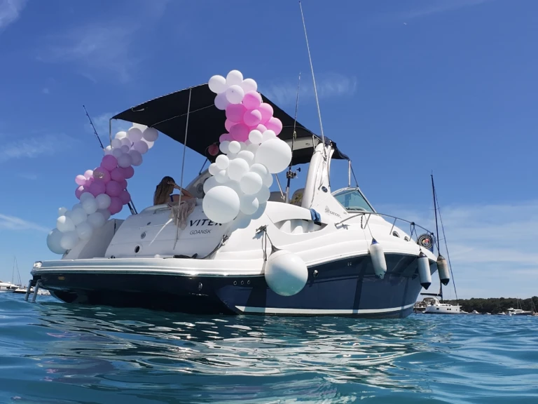 Noleggio Barca a motore Sea Ray con patente nautica