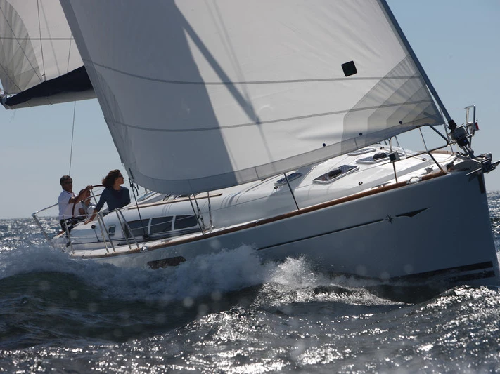 Noleggio Barca a vela a La Spezia – Jeanneau Sun Odyssey 44i
