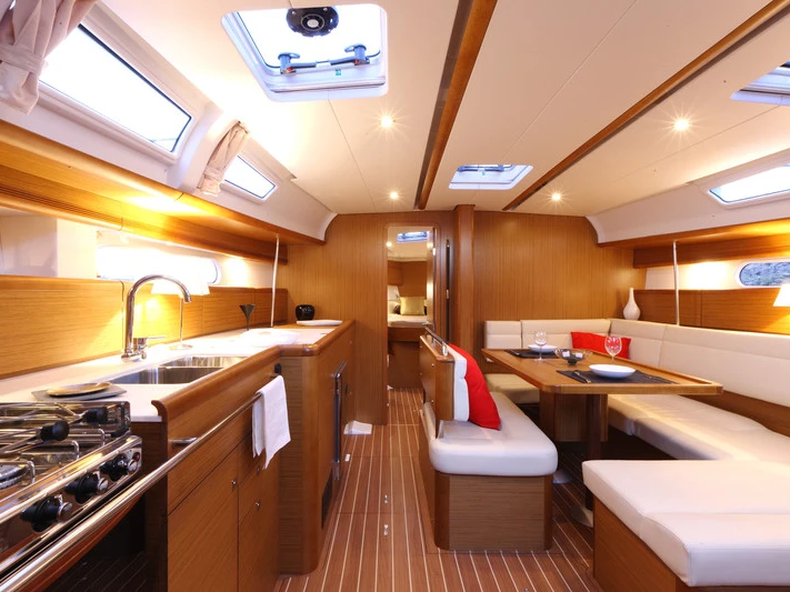 Noleggio barche La Spezia economico Sun Odyssey 44i