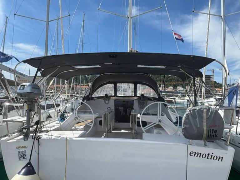 Noleggio Barca a vela Elan con patente nautica
