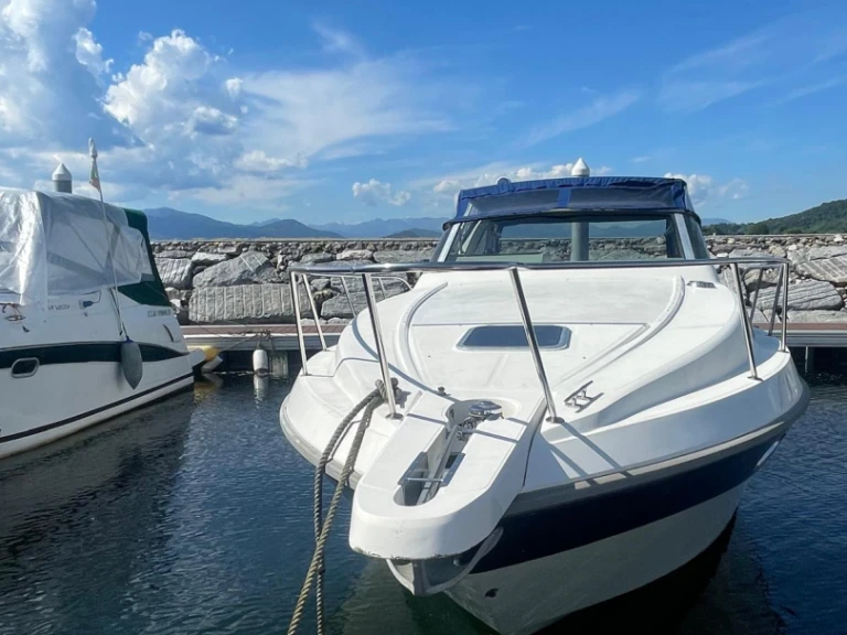 Noleggio Barca a motore Cranchi con patente nautica