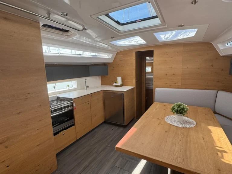 Noleggio barche Elan Impression 45 a Spalato su Samboat