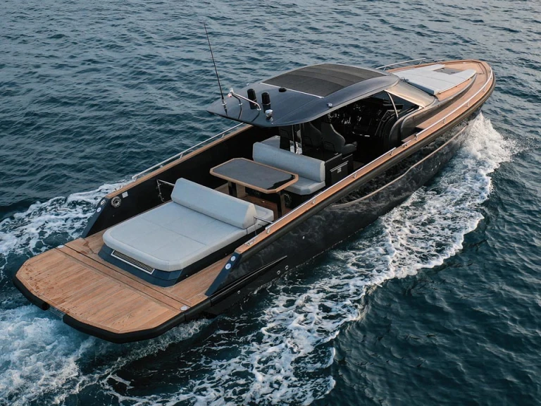 Noleggio Yacht di lusso Focus con patente nautica
