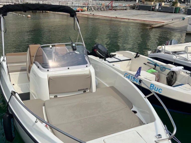 Noleggio a Villefranche-sur-Mer – Quicksilver Quicksilver 555 Open su SamBoat