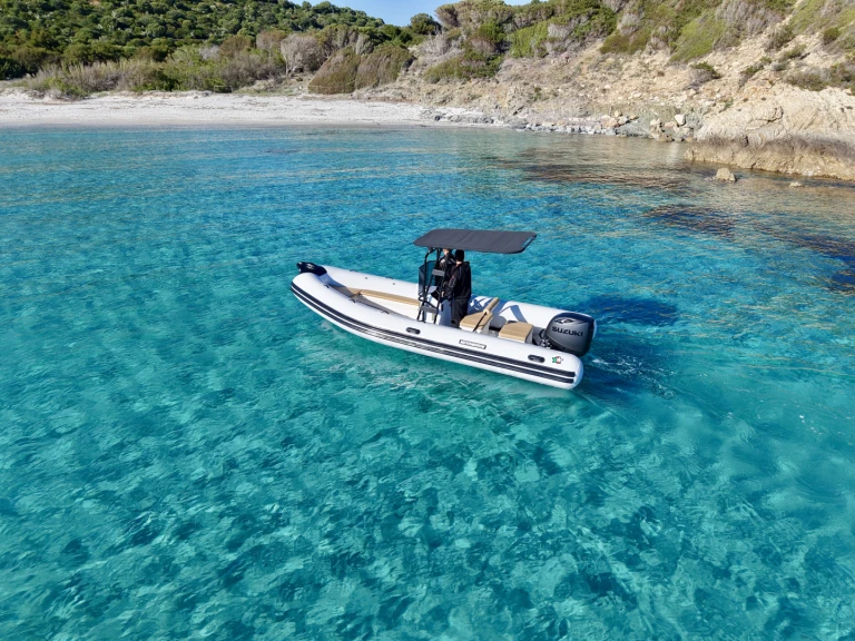 Noleggio Gommone con o senza skipper Novamarine a Villasimius