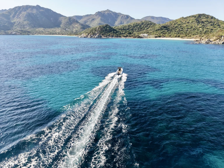 Novamarine RH600 da affittare a  Villasimius