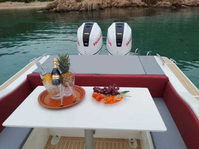 Noleggio Barca a motore a Cannigione – Altamarea Altamarea Wave 27 GT