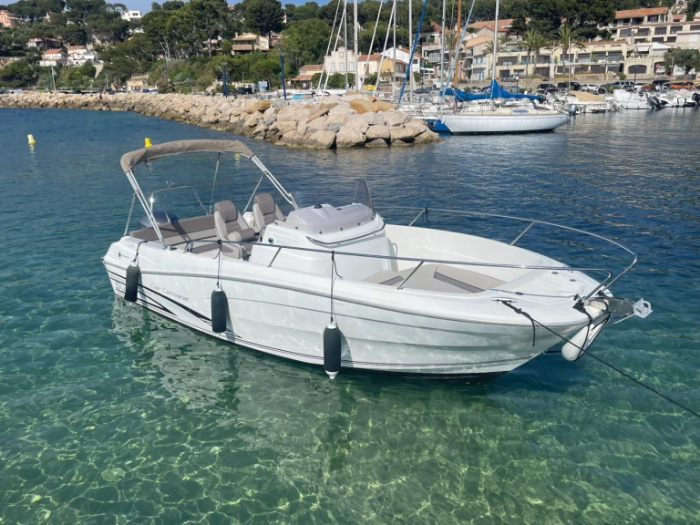 Noleggio barche Jeanneau Cap Camarat 7.5 CC a La Madrague su Samboat