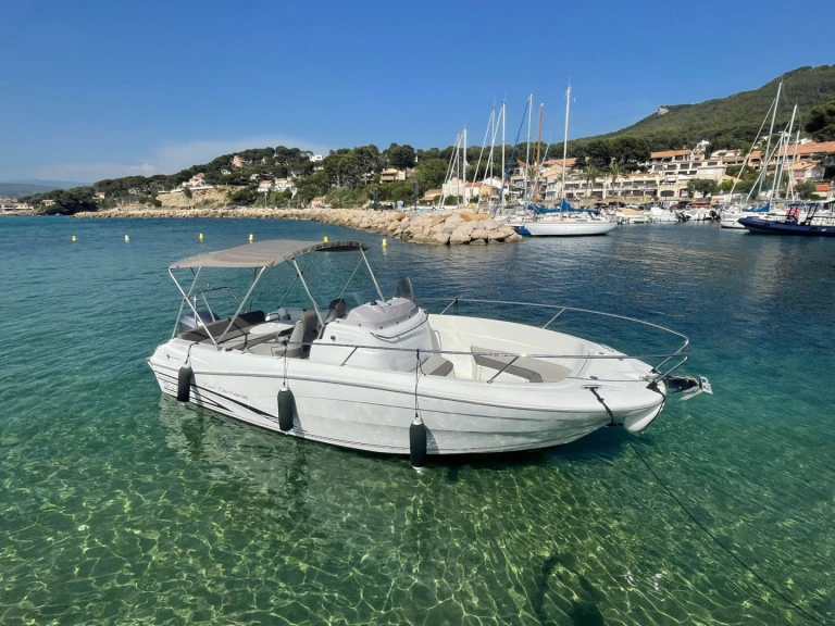 Jeanneau Cap Camarat 7.5 CC da affittare a  La Madrague