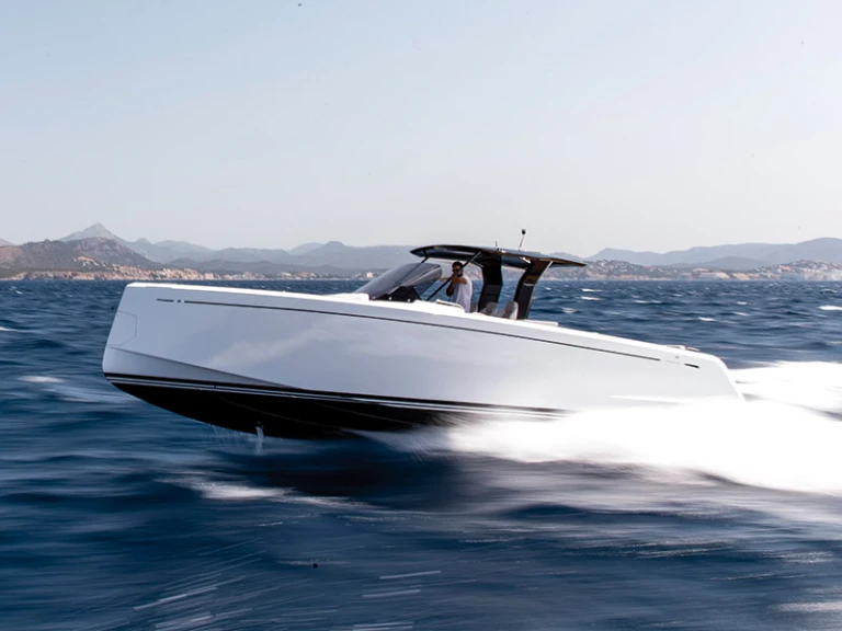 Noleggiare una Pardo Yachts Pardo 38 a Sebenico