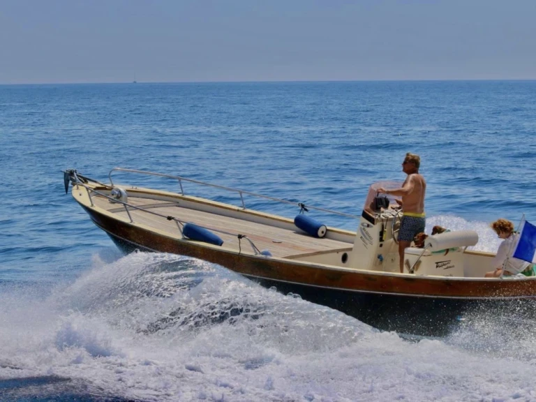 Noleggiare una Trapani  CASSIDENNE 850 a La Madrague