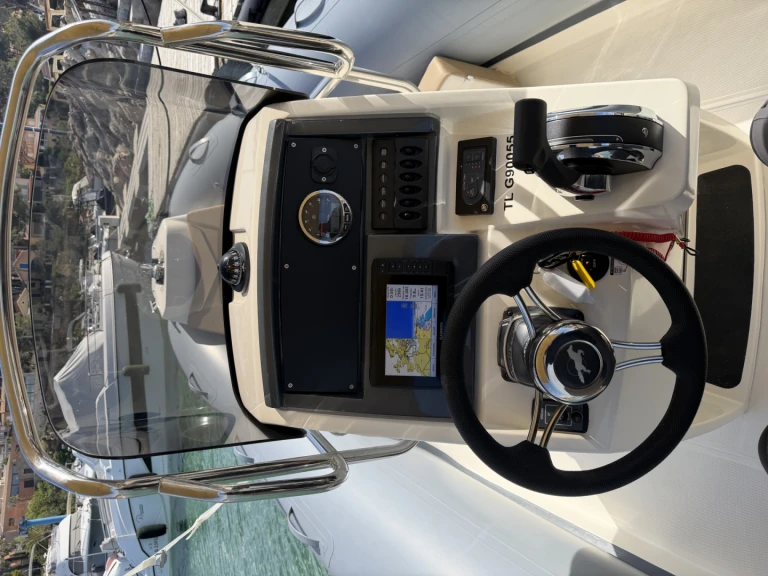 Noleggio Gommone Bwa con patente nautica
