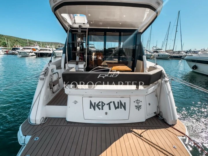 Yacht di lusso a noleggio a Punat al miglior prezzo