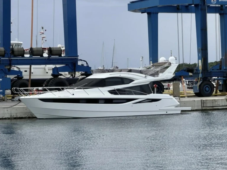 Noleggio Yacht di lusso Galeon con patente nautica