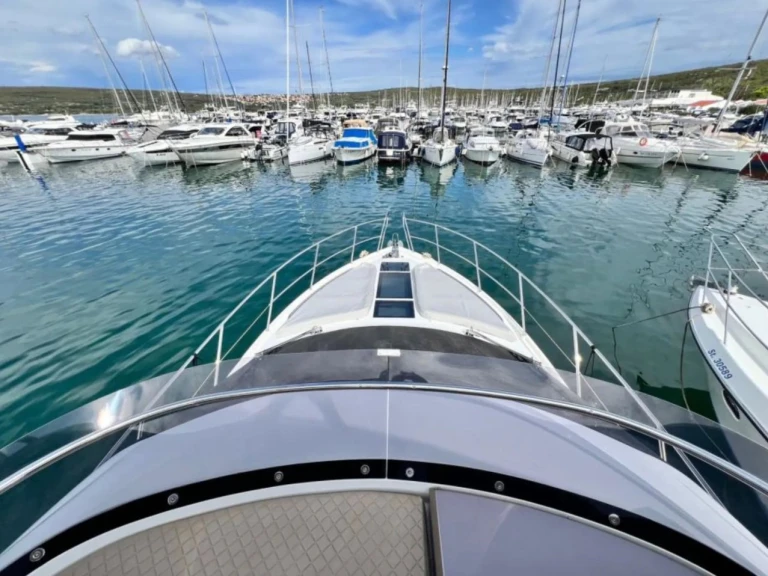 Yacht di lusso a noleggio a Punat al miglior prezzo