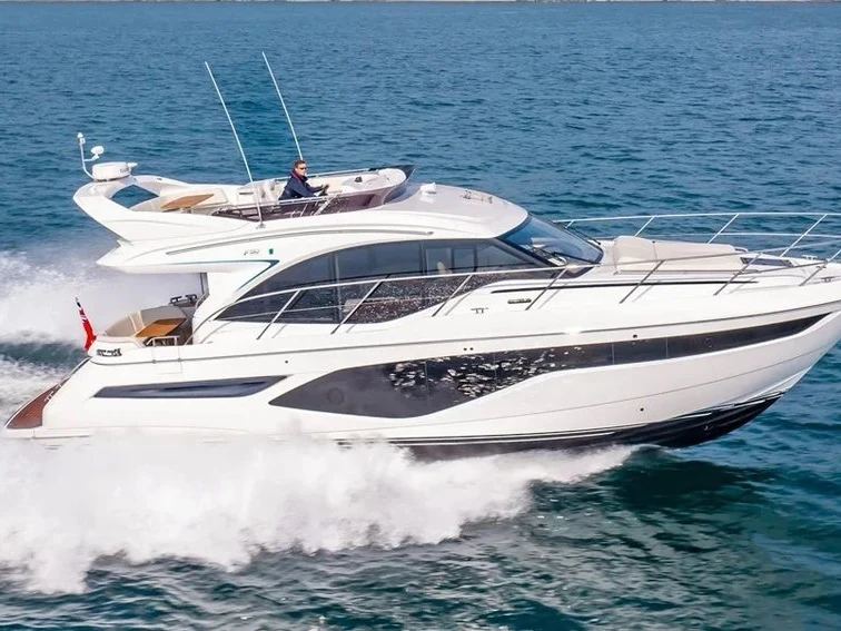 Noleggiare una Princess Princess 50 Flybridge - 3 + 1 cab. a Punat