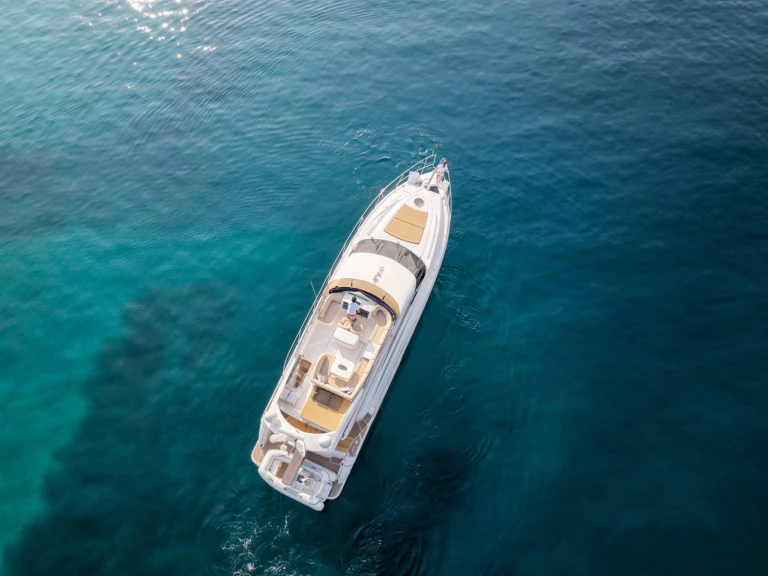 Yacht di lusso a noleggio a Sebenico al miglior prezzo