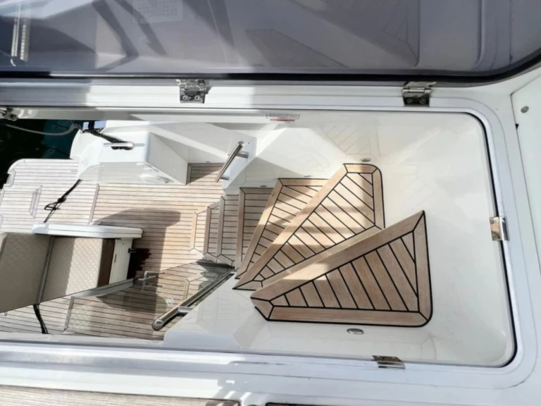 Yacht di lusso a noleggio a Punat al miglior prezzo